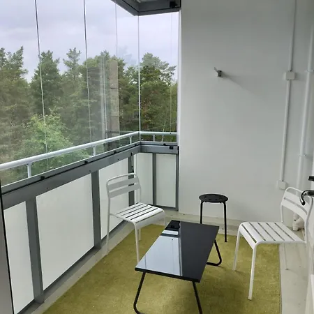 Kotimaailma - Valoisa Ja Tilava Nelioe Turku