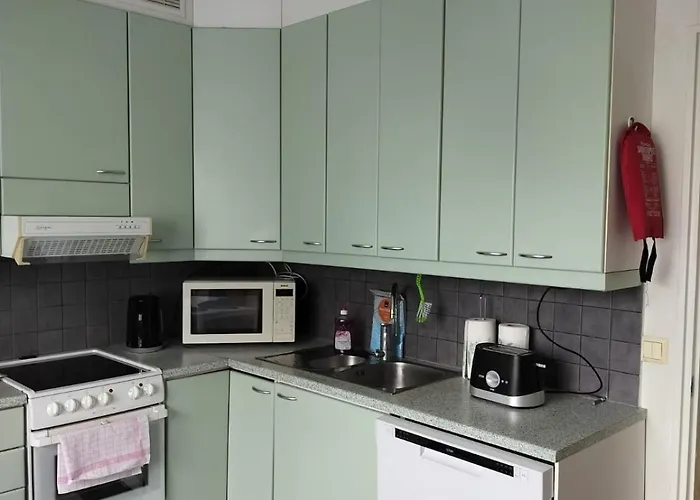 Kotimaailma - Valoisa Ja Tilava Nelioe * Turku